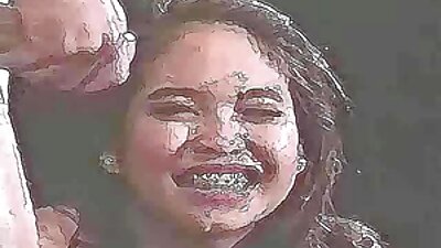 Manokatra ny tongony mba hamela akoho hiditra ny vehivavy janga mahia manana nono voajanahary