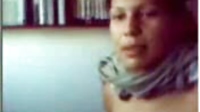 Tall brunette miaraka amin'ny volo lava sy volontsôkôlà miaraka amin'i Jmac, manja
